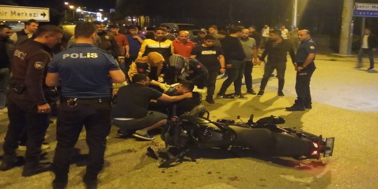 Hafif Ticari Araçla Çarpışan Motosiklet Sürücüsü Yaralandı
