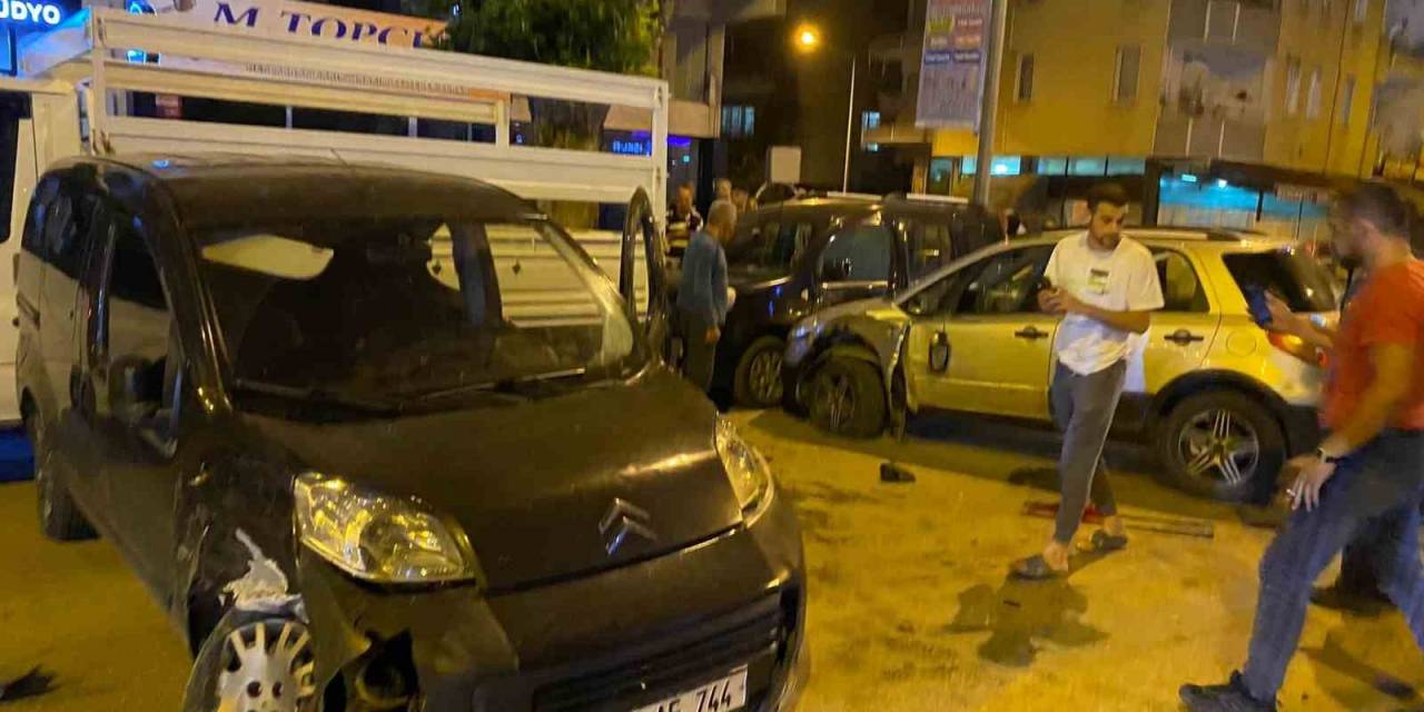 Amasya’da Üç Aracın Çarpıştığı Kaza Kamerada