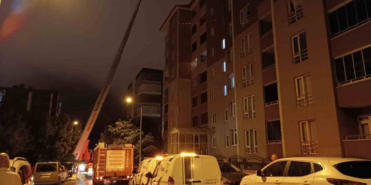 Mutfakta Çıkan Yangın Mahalleliyi Korkuttu