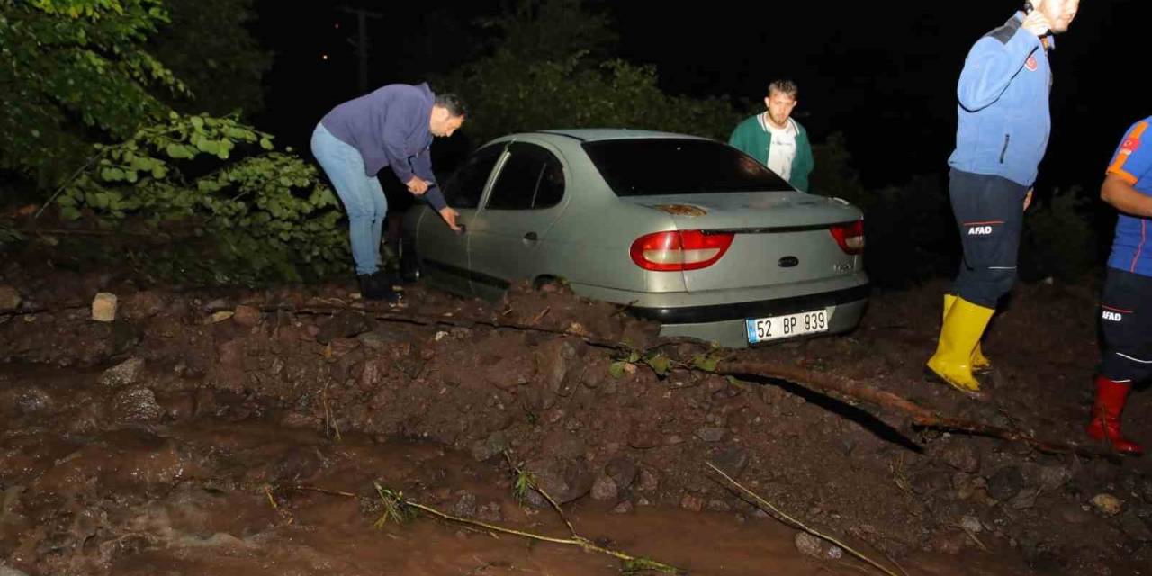 Ordu’da Sel: Araç İçinde Mahsur Kalanlar Kurtarıldı