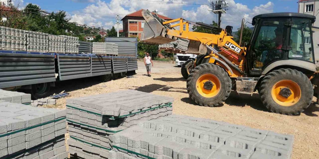 Gölpazarı’nda Kaldırım Yenileme Çalışmaları Başladı