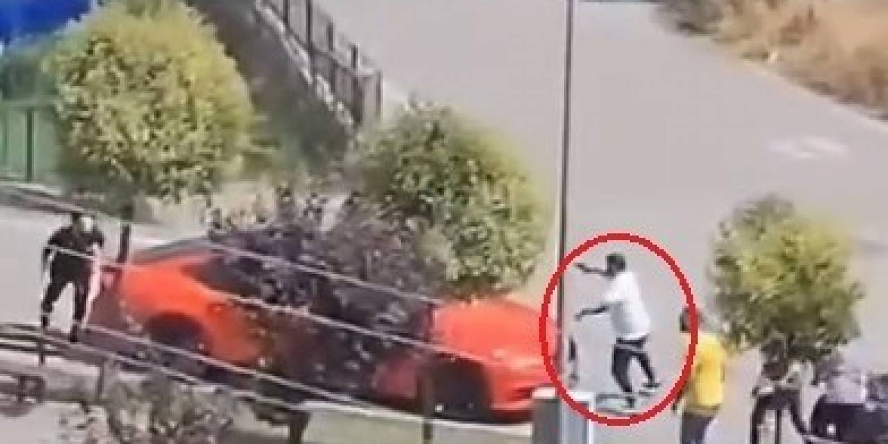 Çocuk Parkında Silahlı Dehşet: O Anlar Kamerada