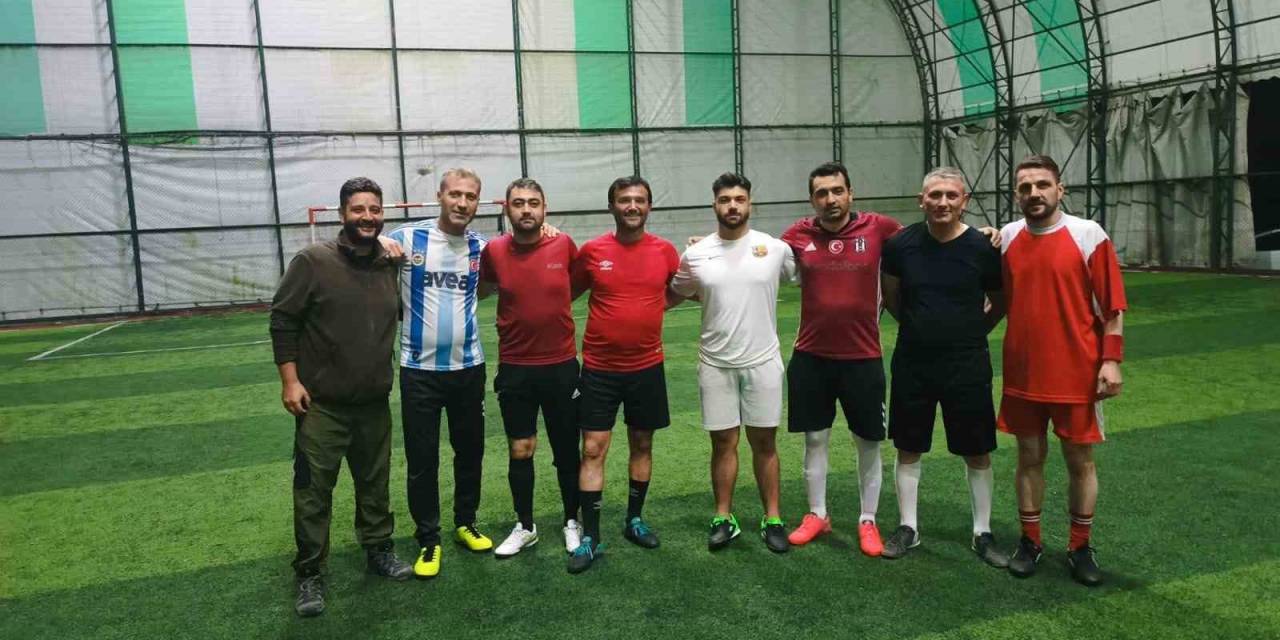 Birlik Beraberlik Sağlamak Amacıyla Hali Saha Turnuvası Düzenledi