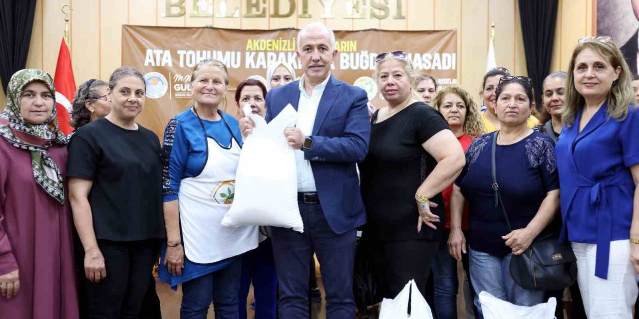 Karakılçık Buğdayından Elde Edilen Un Kadın Kooperatiflerine Hediye Edildi