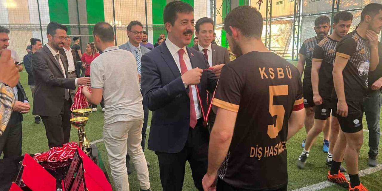 Ksbü Diş Hekimliği Fakültesi Takımı İkinci Oldu