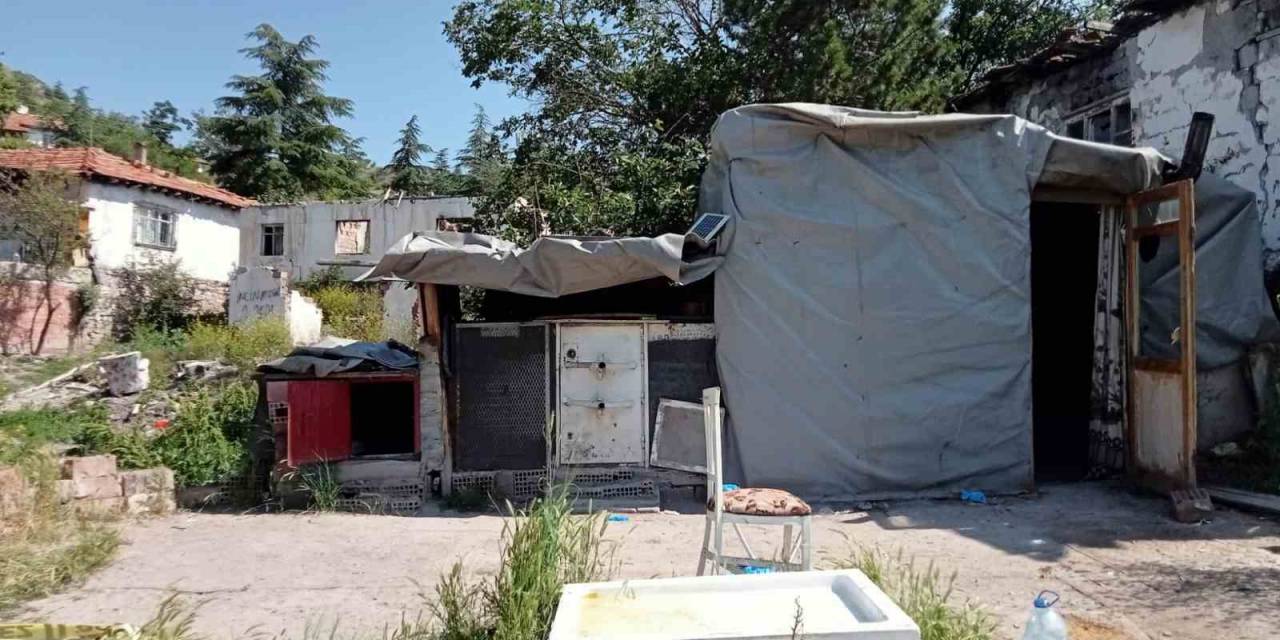 Arkadaşlar Arasında Çıkan Kavga Kanlı Bitti: 1 Ölü, 1 Yaralı