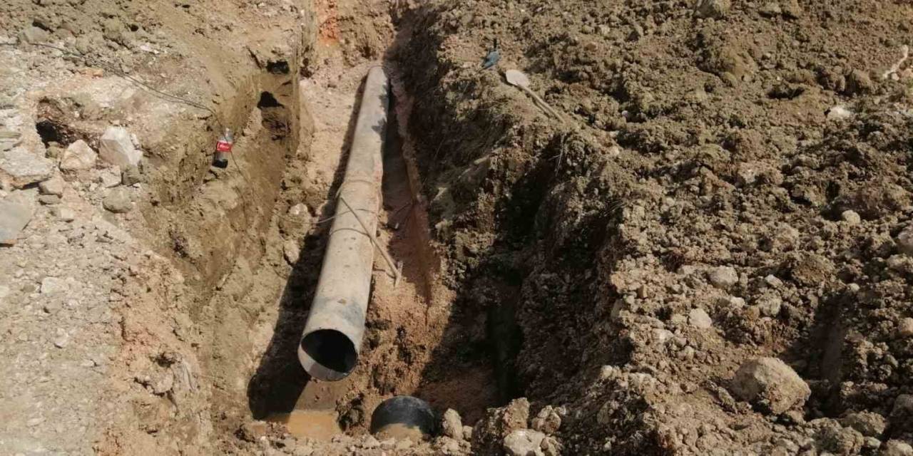 Asat, Heyelanın Patlattığı Boruyu Onardı