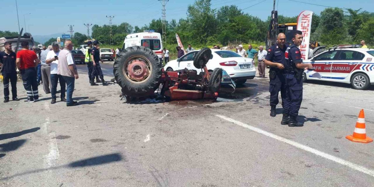 Otomobil İle Traktör Çarpıştı: 1 Ölü 2 Yaralı