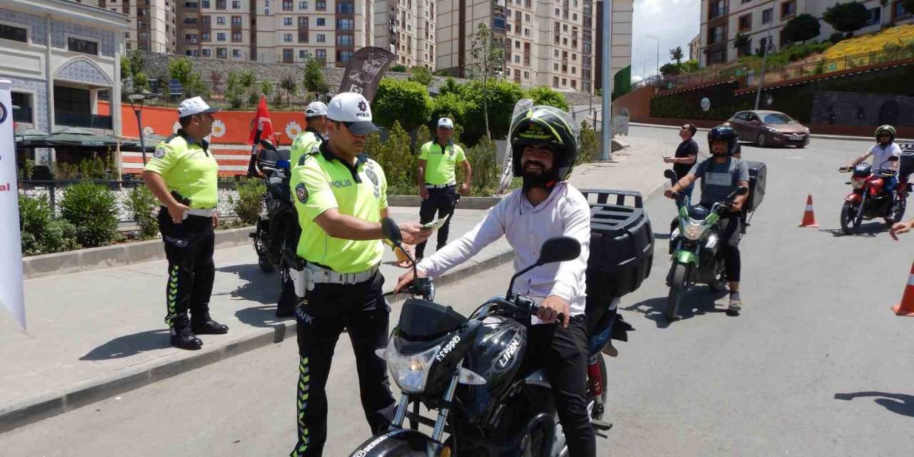 Şırnak’ta Motosiklet Sürücülerine Kask Denetimi