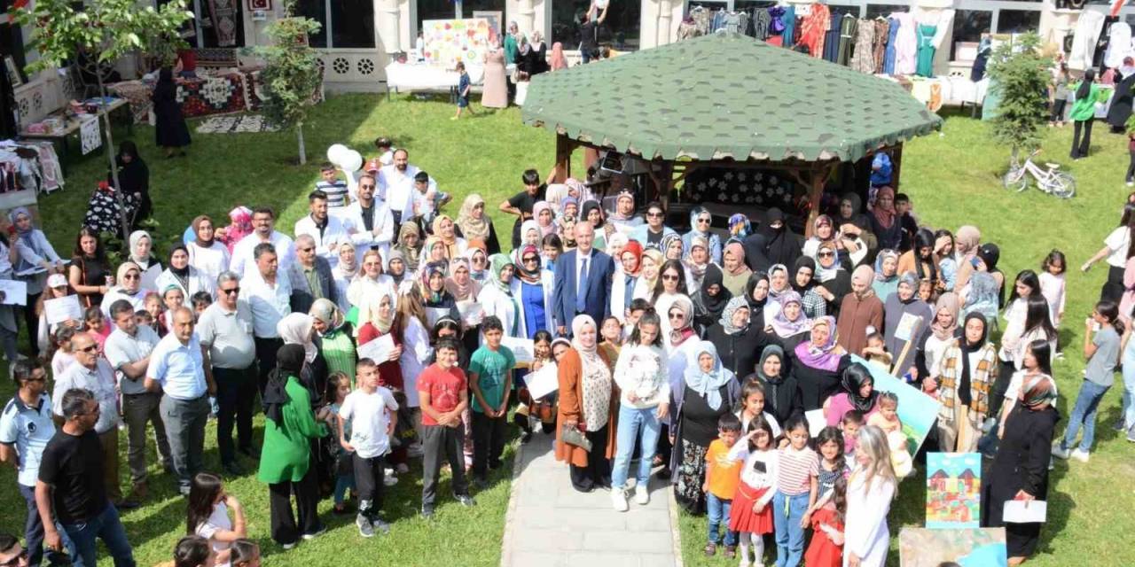 Tuşba’da ‘yılsonu Sergi Ve Sertifika’ Töreni