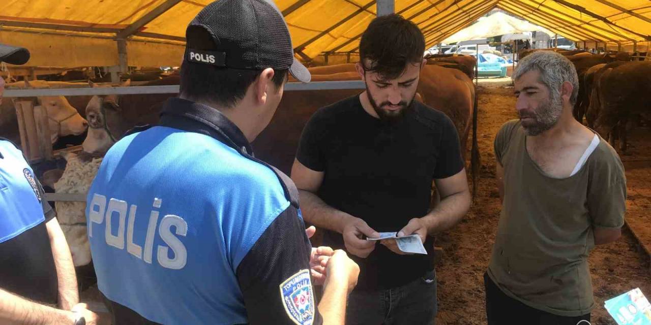 Polis Ekipleri Vatandaşları Kurban Pazarında Dolandırıcılara Karşı Uyardı