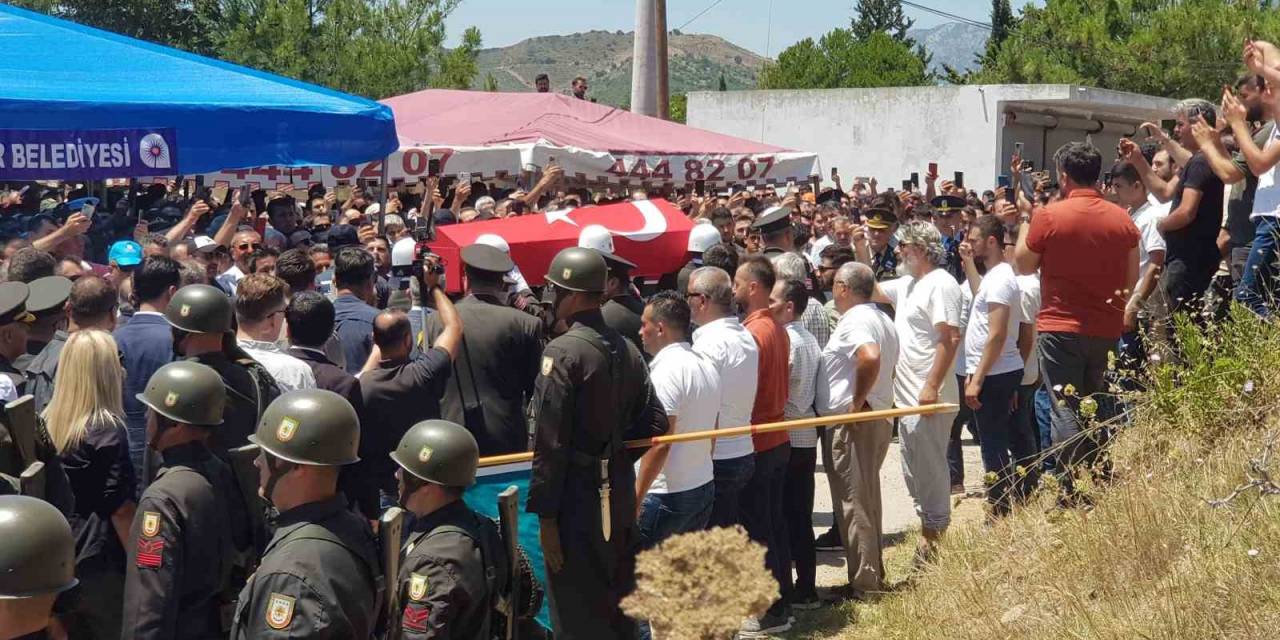 Şehit Uzman Çavuş Alpay Aras Son Yolculuğuna Uğurlandı