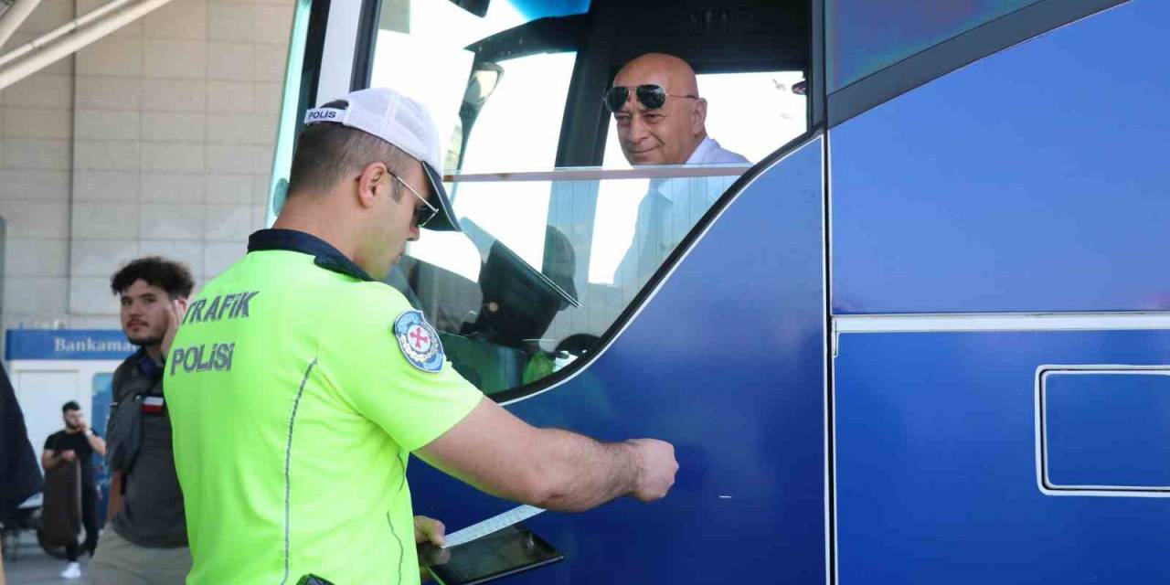 Bolu’da Bayram Öncesi Terminalde Sıkı Denetim