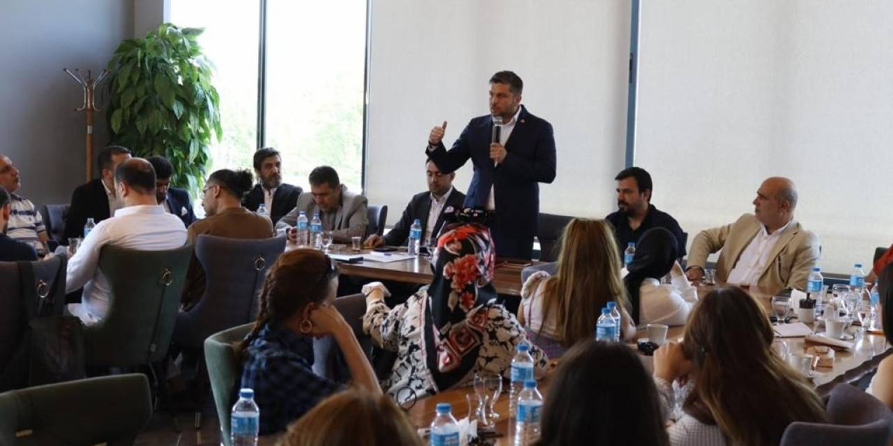 Nazırlı: ’’davutoğlu Başkan Olduktan Sonra Bizleri Tasfiye Etti’’