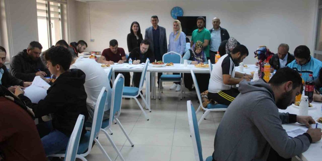 Nevşehir’de İş Görüşmesine Çağrılan 7 Bin 200 Kişiden 75 Kişi Geldi