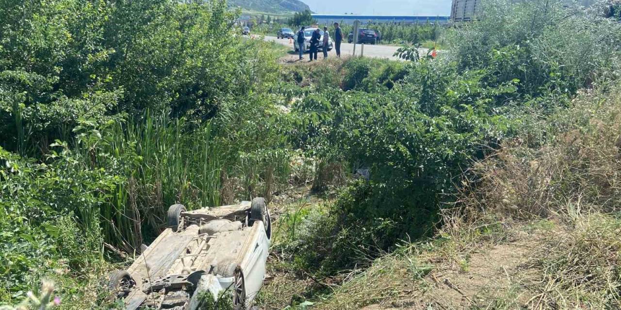 Otomobil Dere Yatağına Düştü, 3’ü Çocuk 4 Kişi Yaralandı