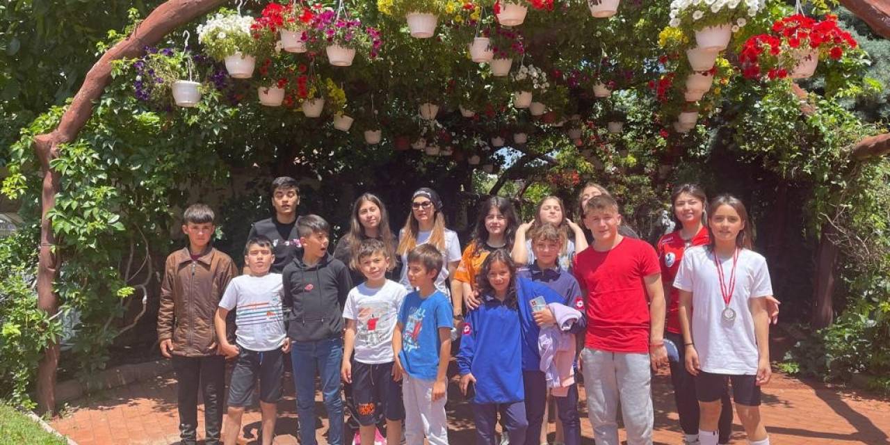 Minik Halterciler Keçiören’i Gezdi