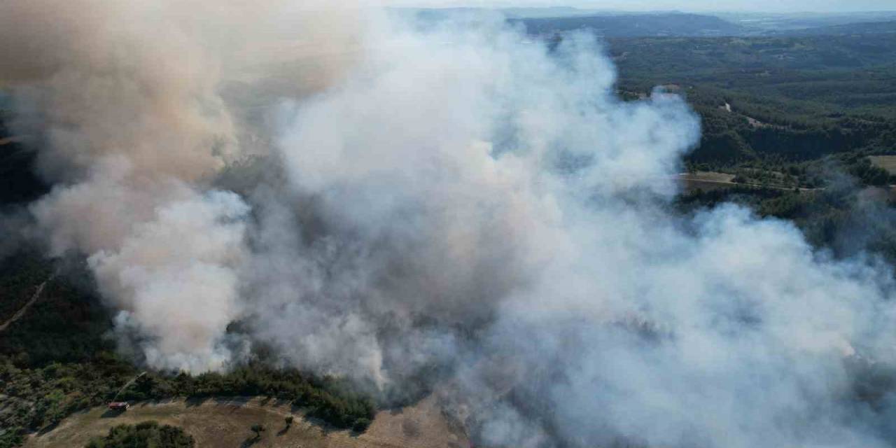 Ormanlık Alandaki Yangına Havadan Ve Karadan Müdahale Sürüyor