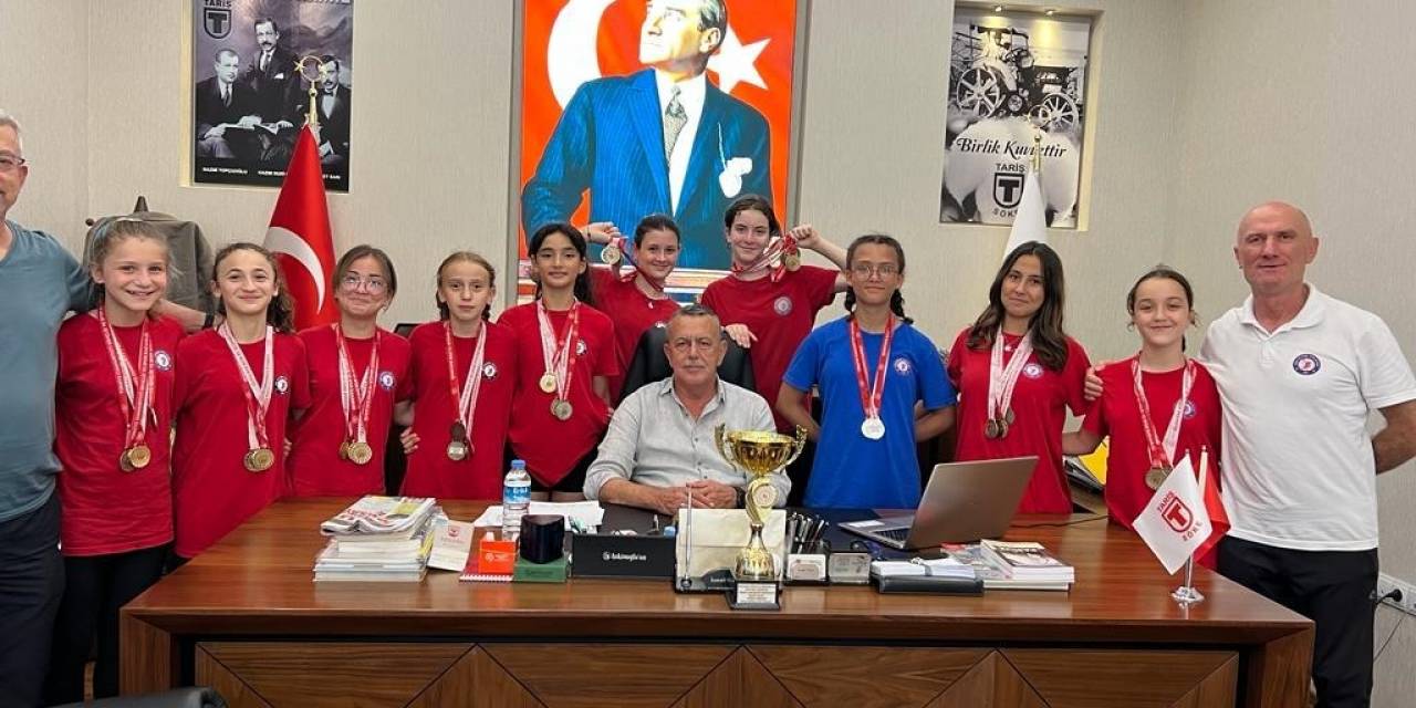 ‘türkiye Şampiyonu’ Öğrencilerden Başkan Özer’e Teşekkür