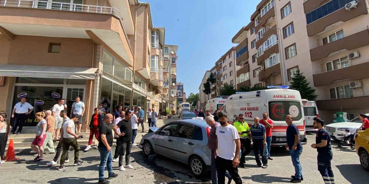 Tekirdağ’da 2 Kişinin Yaralandığı Kaza Kamerada