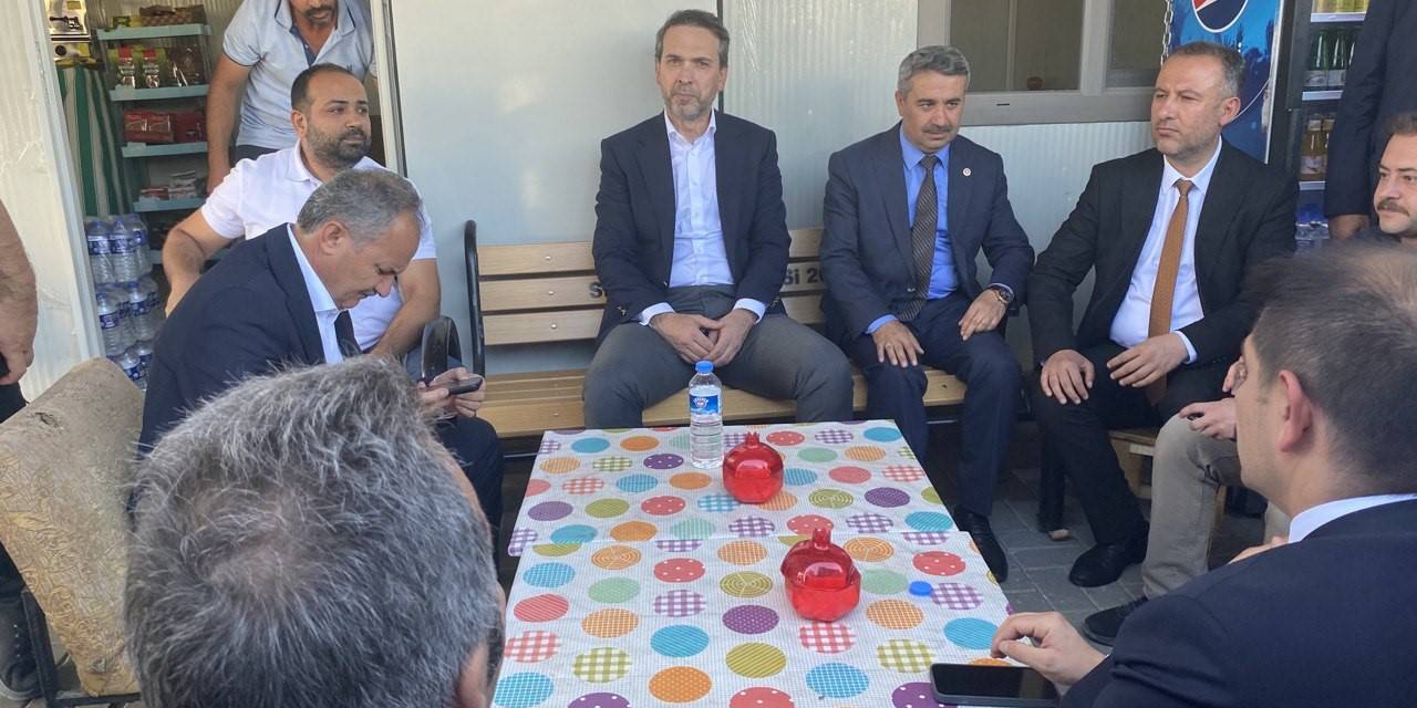 Bakan Bayraktar, Depremzedeler İle Bir Araya Geldi