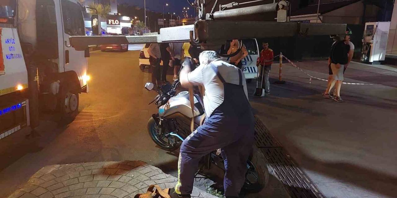 Dur İhtarına Uymadı, Polisin Yazdığı Ceza Makbuzunu Yere Attı
