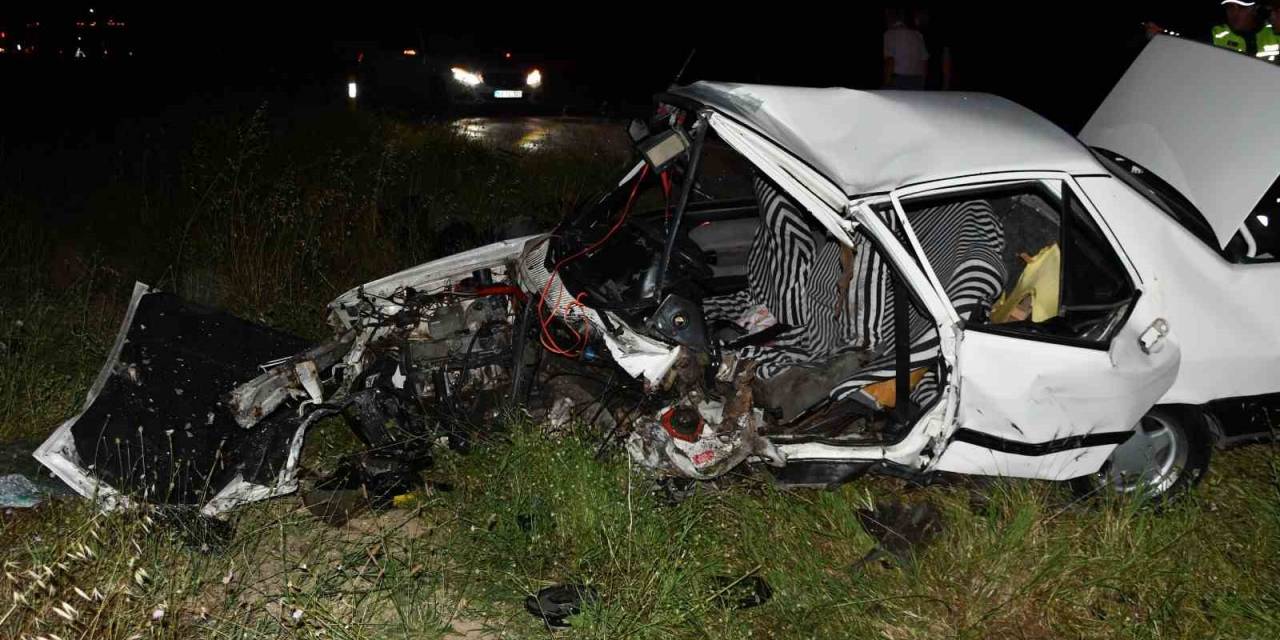 İki Otomobilin Karıştığı Kazada 4 Kişi Yaralandı