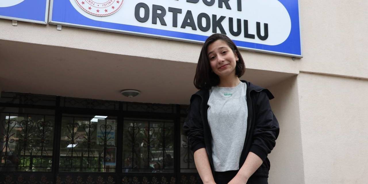 Bayburt Ortaokulu Öğrencisi Özhan Lgs Birincisi Oldu