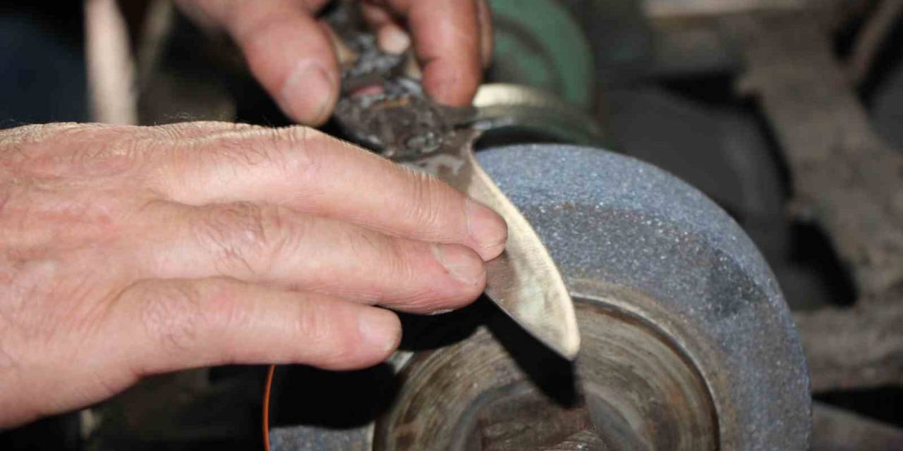 Bıçaklar Kurbana Bileniyor