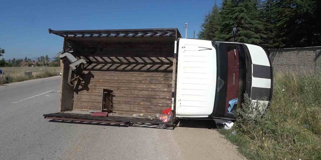 Kırıkkale’de Kamyonet Devrildi: 2 Yaralı