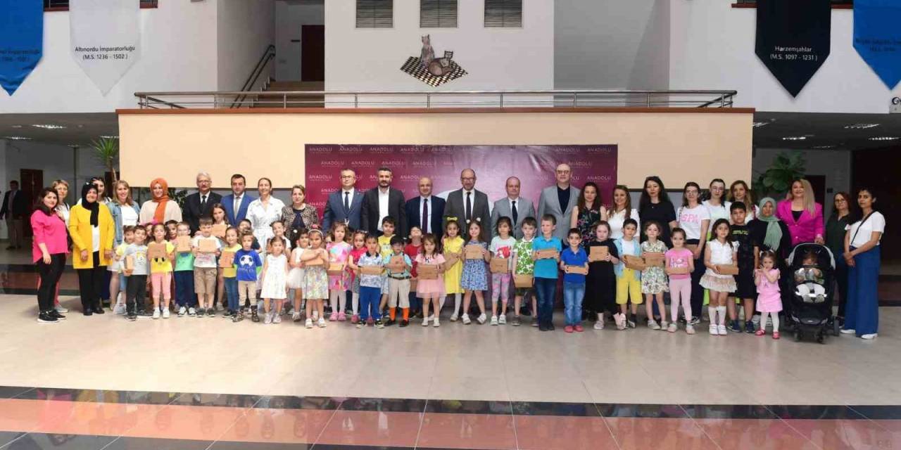 Anadolu Üniversitesi Bayramlaşma Töreninde Bir Araya Geldi