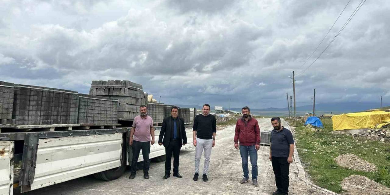 Digor’da Köyiçi Yollar Kilitparke Oluyor