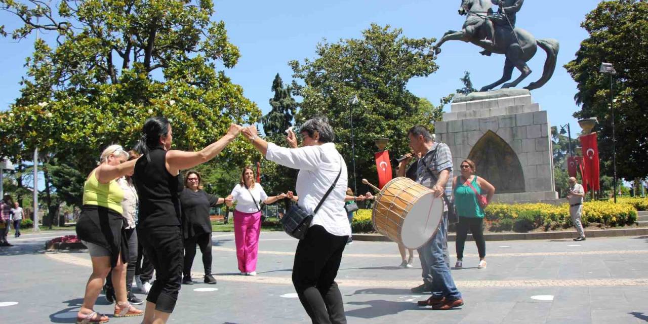 Almanya’dan Gelen Gurbetçiler Davul-zurna Eşliğinde Eğlendiler