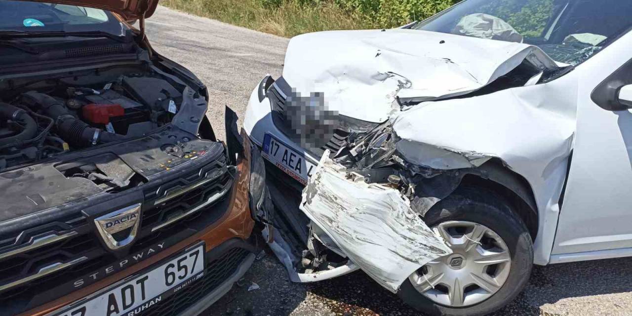 Çan’da İki Araç Kafa Kafaya Çarpıştı: 7 Yaralı