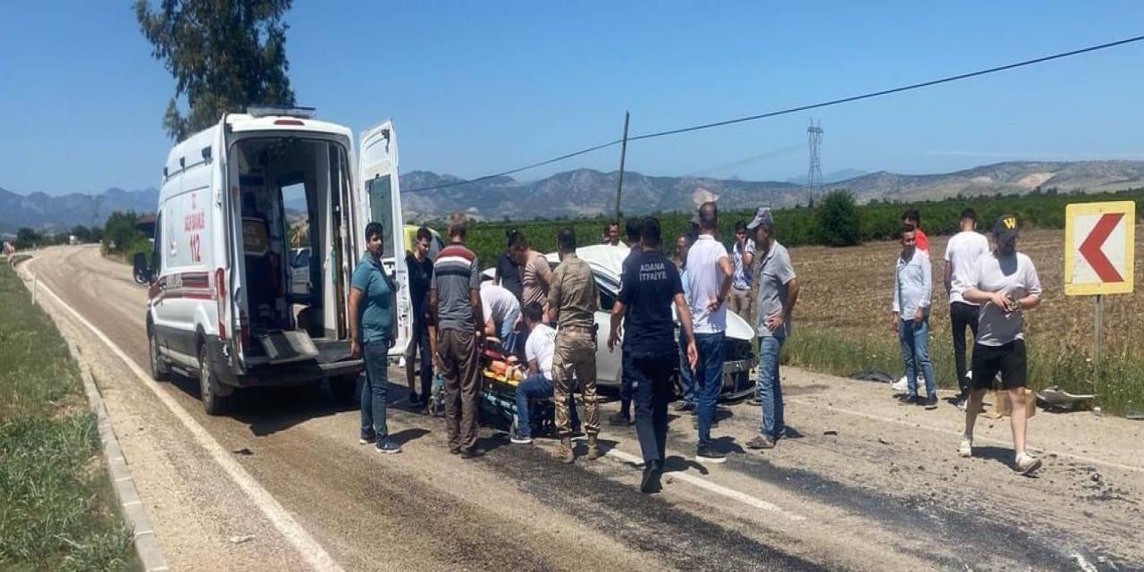 Traktör Ve Otomobil Çarpıştı: 3 Yaralı