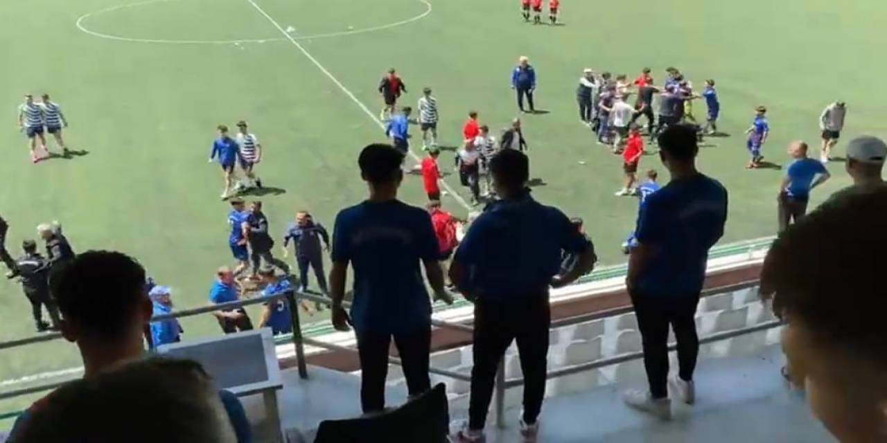 Rize - Trabzon U17 Maçında Kavga Çıktı
