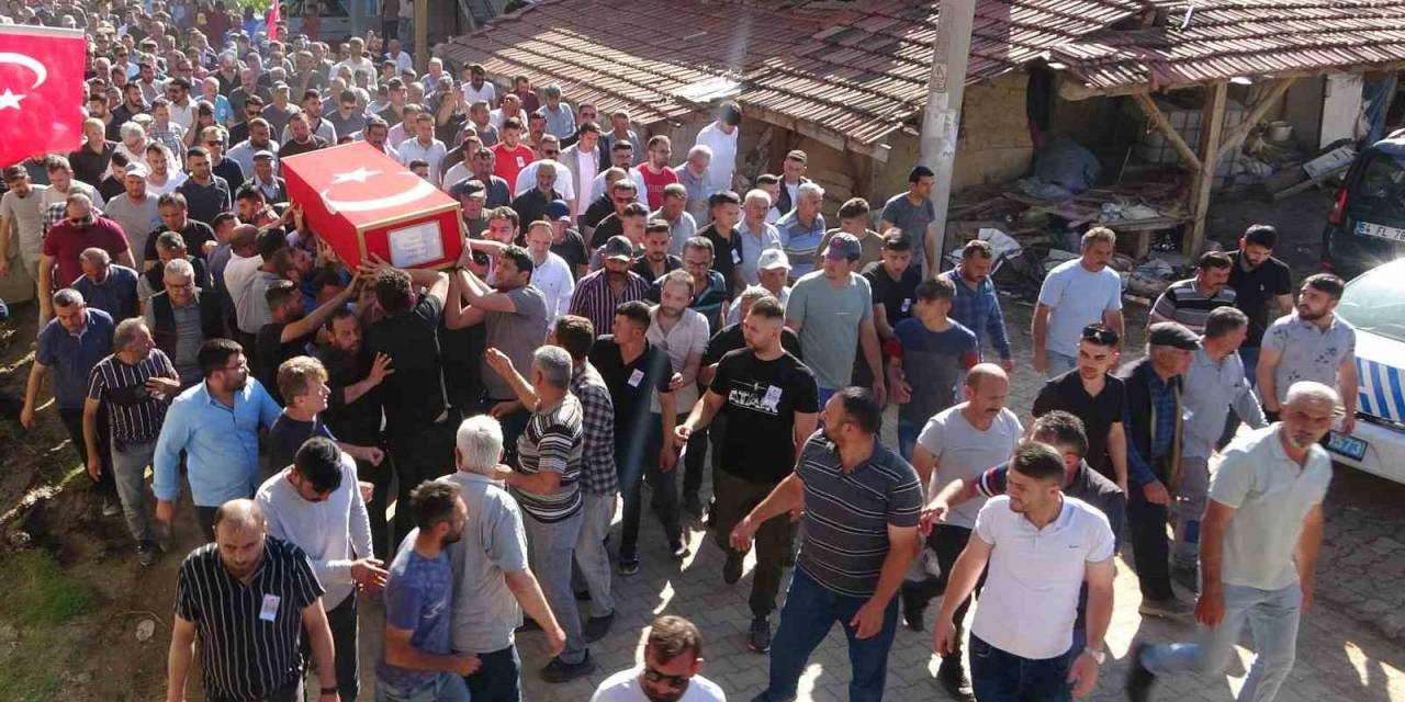 Uşak Şehidini Son Yolculuğuna Uğurladı