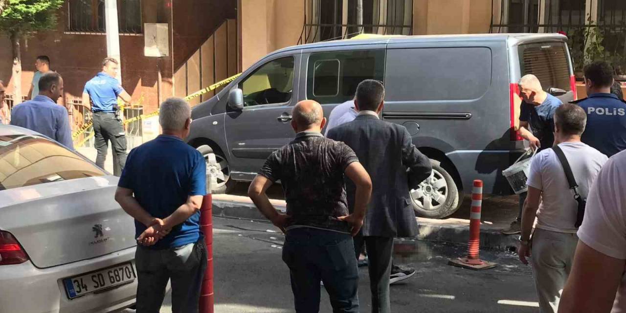 Bayrampaşa’da Silahlı Saldırı: Bir Tesisatçı Ve Çocuk Vuruldu