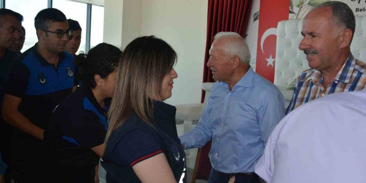Lapseki Belediyesinde Geleneksel Personel Bayramlaşması Yapıldı