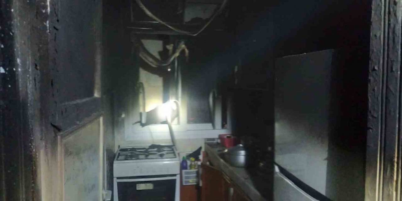 Tarsus’ta Ev Yangını, Bir Ev Kullanılmaz Hale Geldi