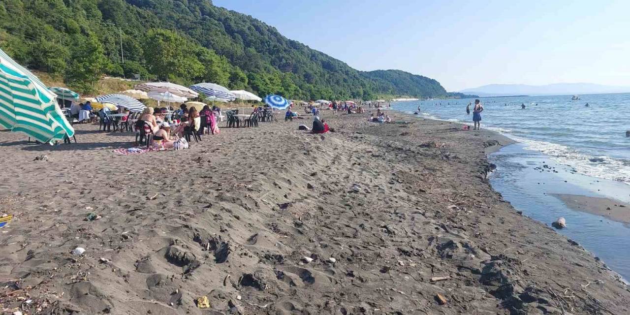 Kdz. Ereğli’de Sıcak Havadan Bunalan Vatandaşlar Denize Koştu