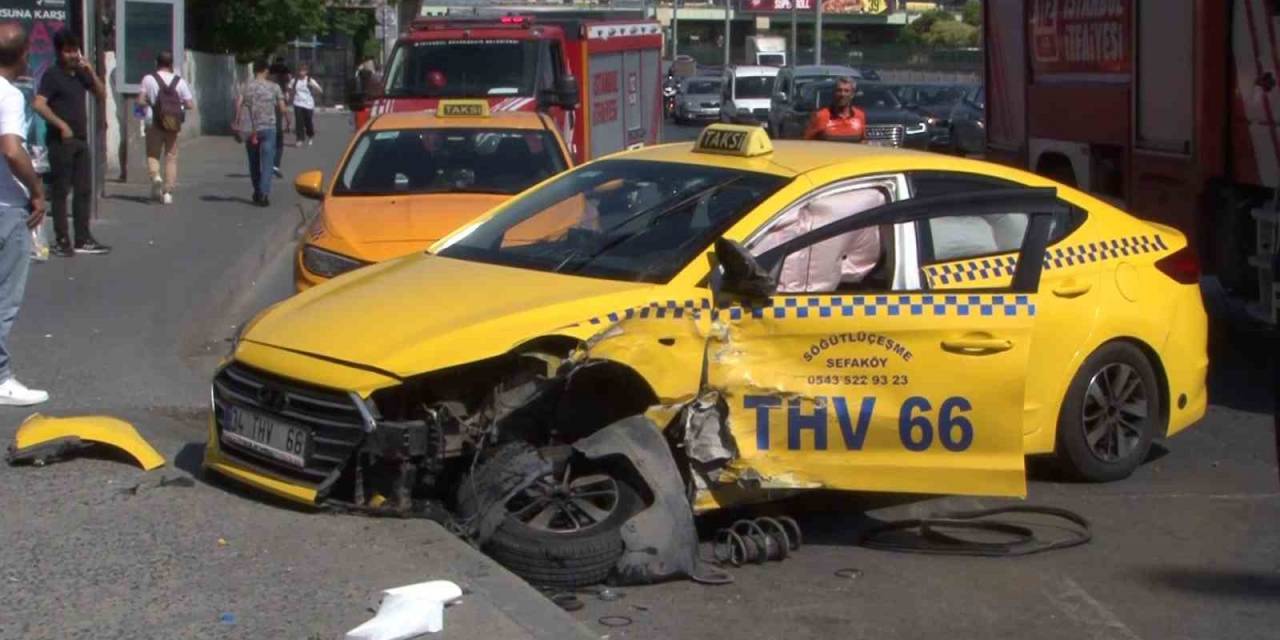 Avcılar’da Kaza: 2 Yaralı
