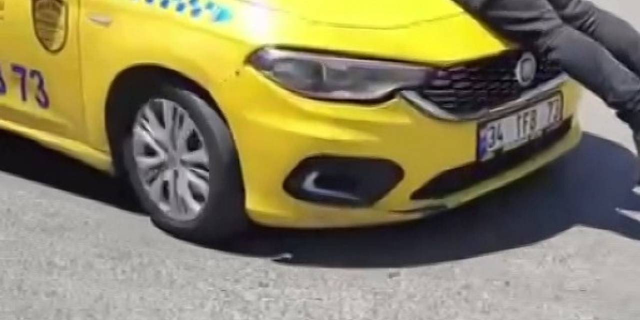 Pendik’te Taksinin Kaputuna Çıkıp Camı Patlattı