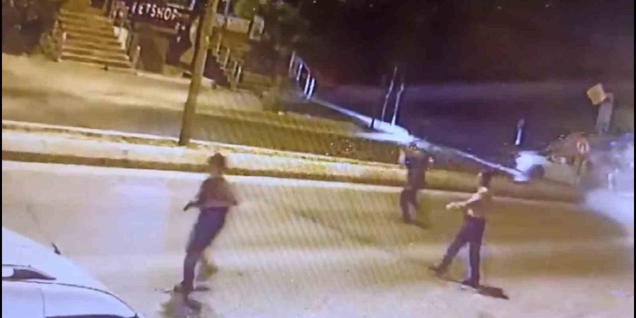 Sancaktepe’de Hareketli Dakikalar: Polis Aracına Çarpıp Kaçtılar