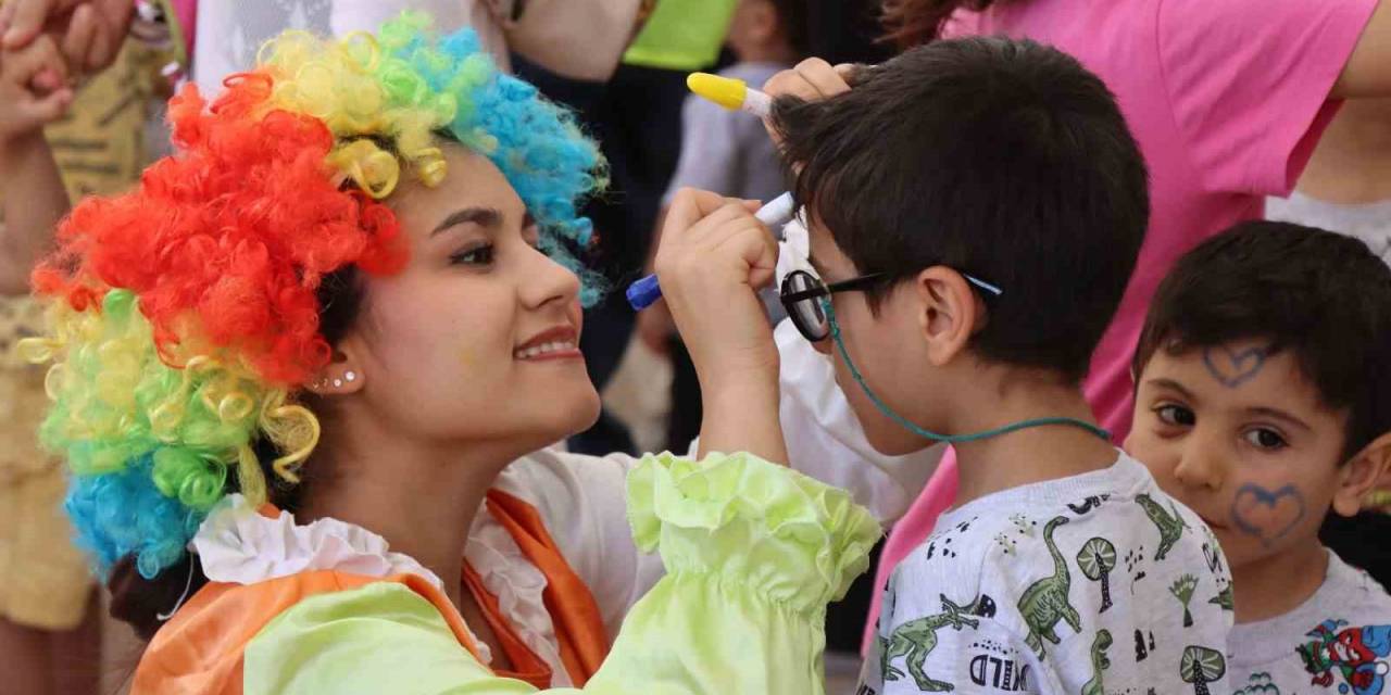 Çocuklar Bayram Sevincini Erken Yaşadı