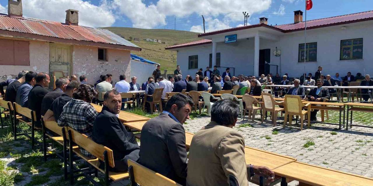Ağrı’da Kan Davalı Aileler Barıştı, Kur’an’ı Kerim Okundu, Dualar Edildi