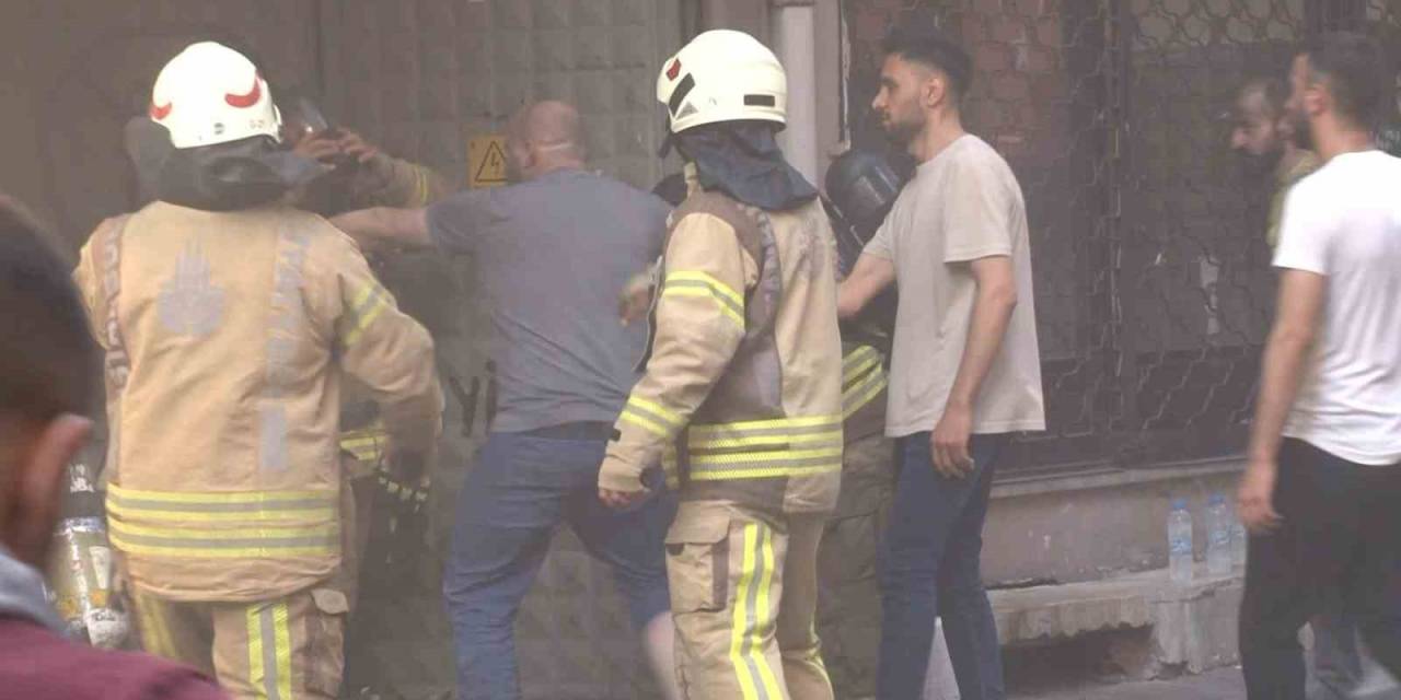 Pendik’te Oto Tamirhanesinde Yangın: 7 Kişi Yaralandı