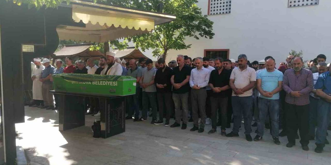 Evlat Katili Baba Tutuklandı, Öldürdüğü Oğlu Toprağa Verildi