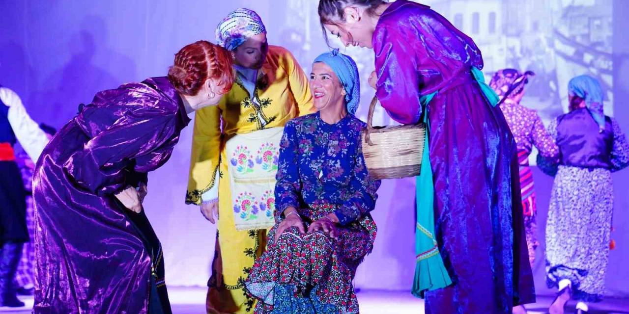 Mübadele Acısı Tiyatral Dans Gösterimi İle Bir Kez Daha Yaşatıldı