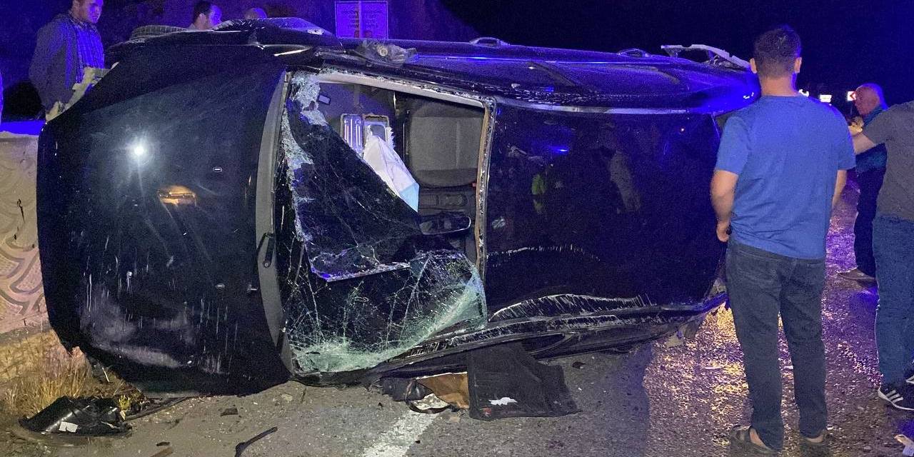 Aksaray’da Otomobil Takla Atıp Duvara Çarptı: 2 Yaralı